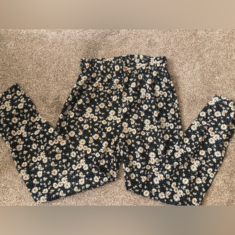 Flowy flower pants with singed waist